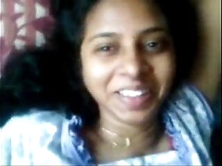 Indian Hot Mallu cute woman sexy talk with lover and flashing poon - Wowmoyback